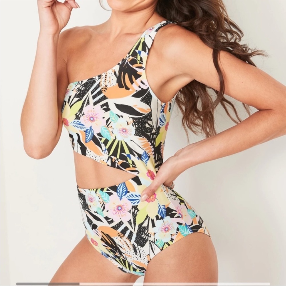 Old Navy One Shoulder Cut Out Bathing Suit Large